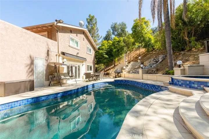 1523 Colina Drive, Glendale, California 91208