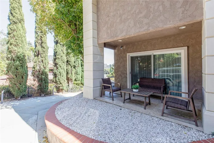1523 Colina Drive, Glendale, California 91208