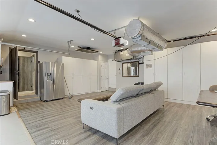 1523 Colina Drive, Glendale, California 91208