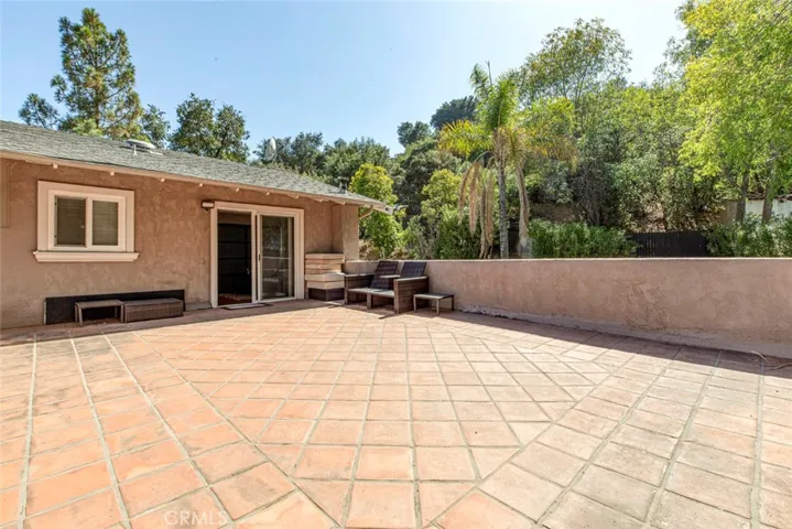 1523 Colina Drive, Glendale, California 91208