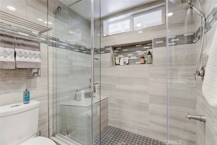 1523 Colina Drive, Glendale, California 91208