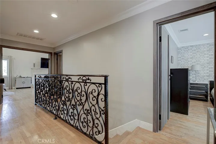 1523 Colina Drive, Glendale, California 91208