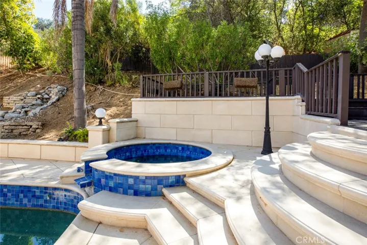 1523 Colina Drive, Glendale, California 91208