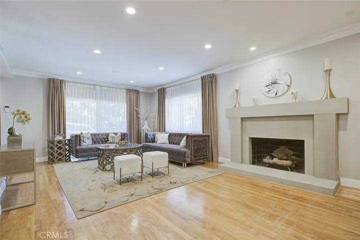 1523 Colina Drive, Glendale, California 91208