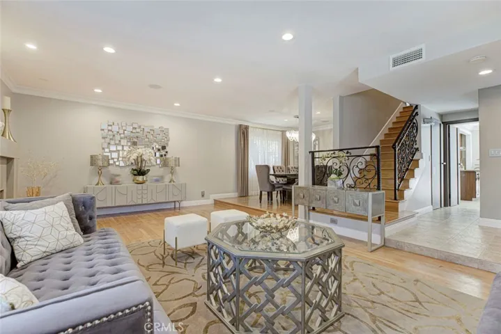 1523 Colina Drive, Glendale, California 91208