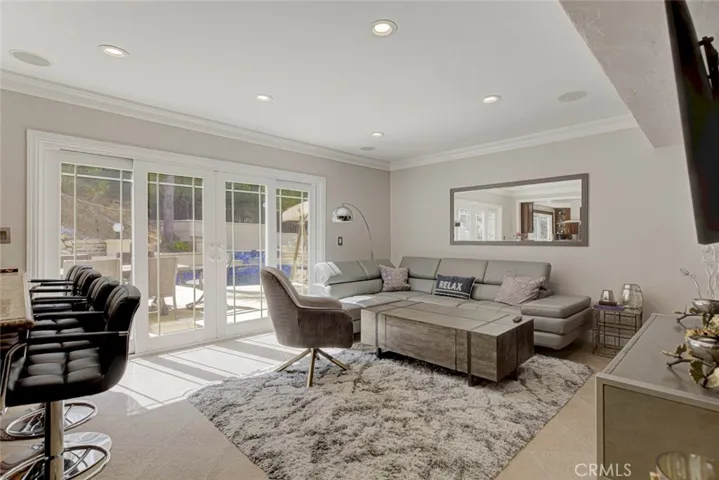 1523 Colina Drive, Glendale, California 91208