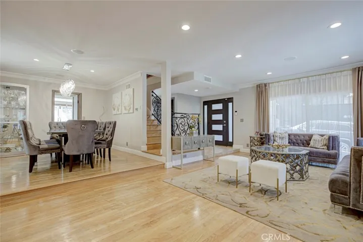 1523 Colina Drive, Glendale, California 91208