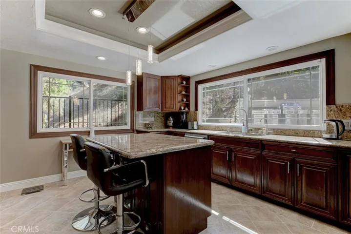 1523 Colina Drive, Glendale, California 91208