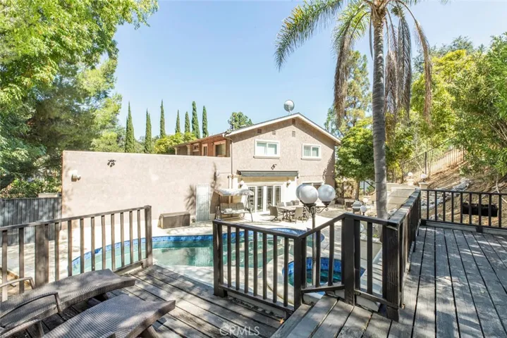 1523 Colina Drive, Glendale, California 91208