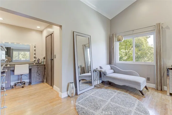 1523 Colina Drive, Glendale, California 91208
