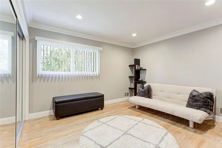 1523 Colina Drive, Glendale, California 91208