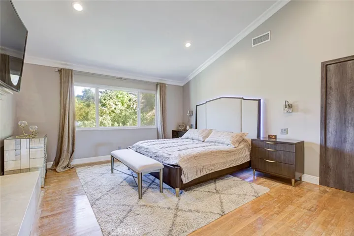 1523 Colina Drive, Glendale, California 91208