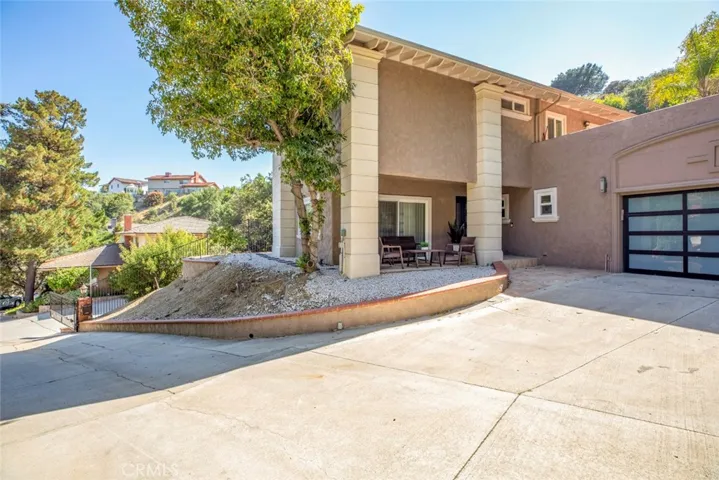 1523 Colina Drive, Glendale, California 91208