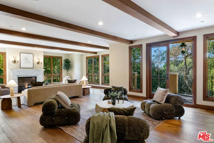 3911 Oeste Avenue, Studio City, California 91604
