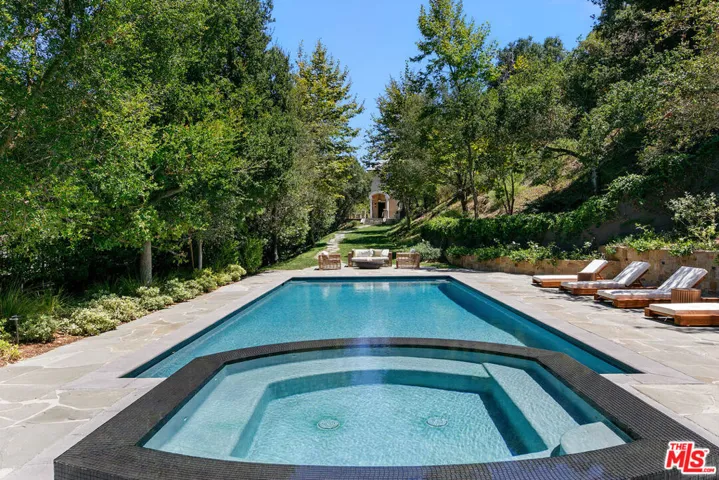 3911 Oeste Avenue, Studio City, California 91604