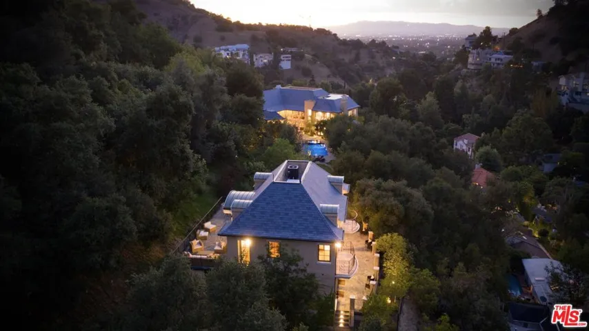 3911 Oeste Avenue, Studio City, California 91604