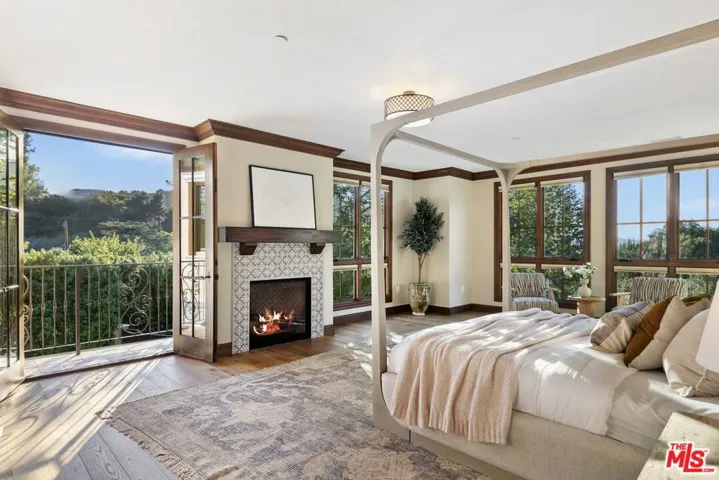 3911 Oeste Avenue, Studio City, California 91604