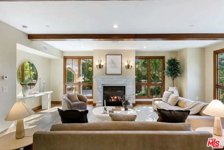 3911 Oeste Avenue, Studio City, California 91604