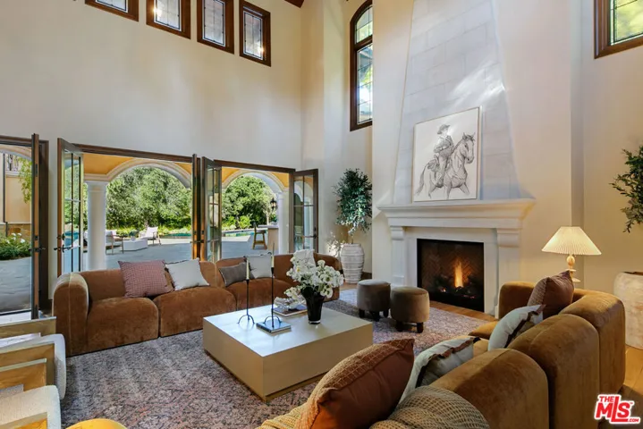 3911 Oeste Avenue, Studio City, California 91604