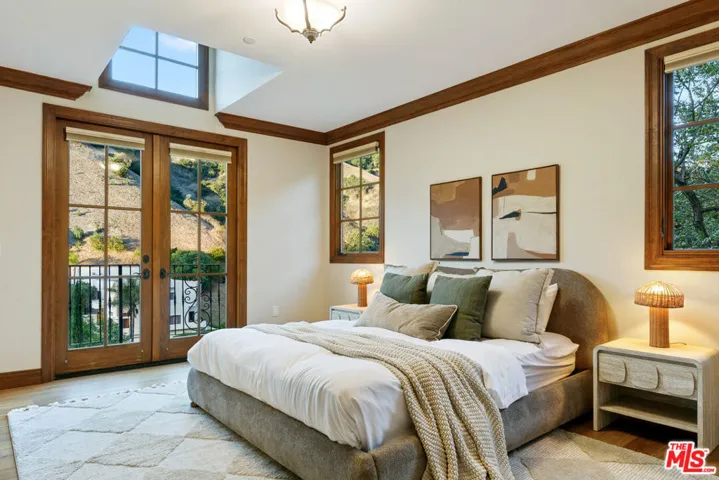3911 Oeste Avenue, Studio City, California 91604