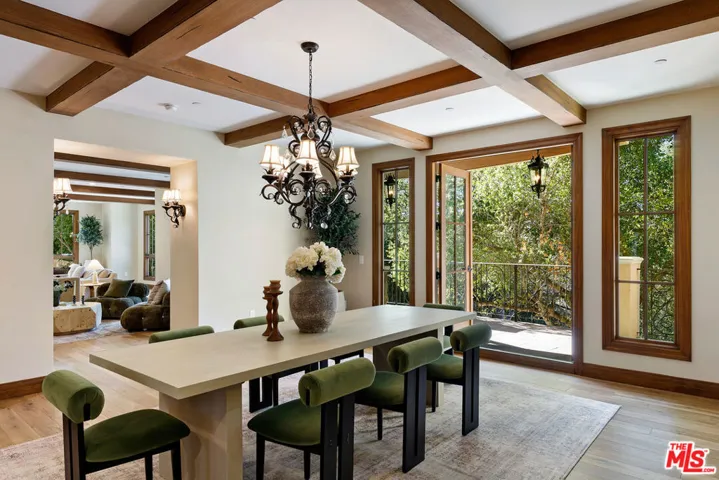 3911 Oeste Avenue, Studio City, California 91604
