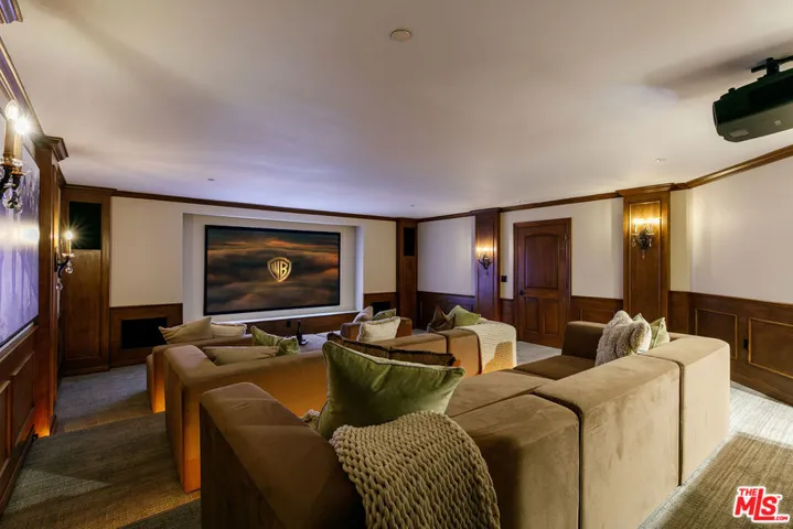 3911 Oeste Avenue, Studio City, California 91604