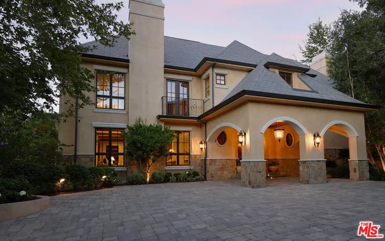 3911 Oeste Avenue, Studio City, California 91604