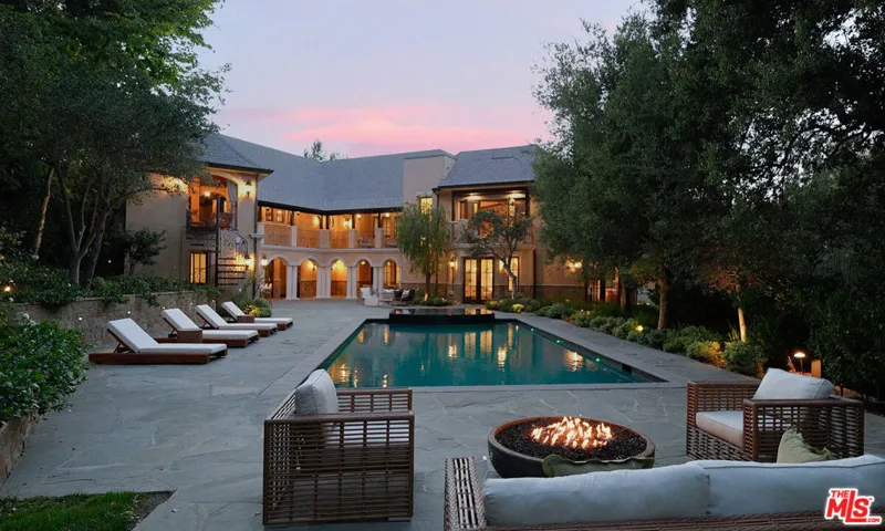 3911 Oeste Avenue, Studio City, California 91604