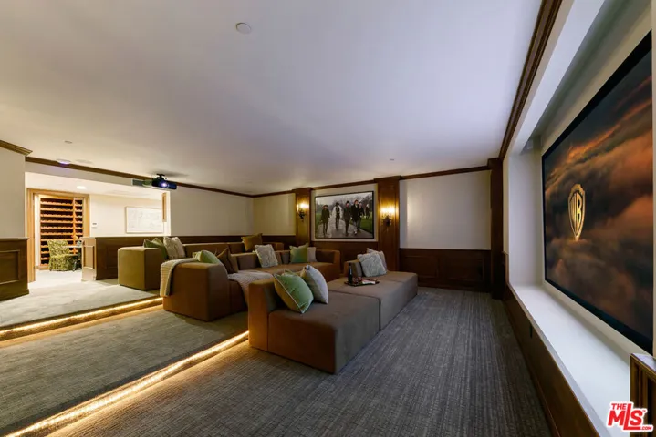 3911 Oeste Avenue, Studio City, California 91604