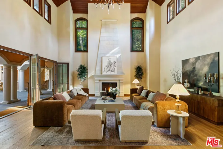 3911 Oeste Avenue, Studio City, California 91604 — photo 5