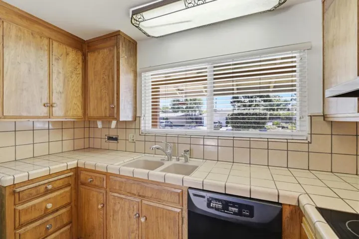 1415 Santa Fe Drive, San Jose, California 95118
