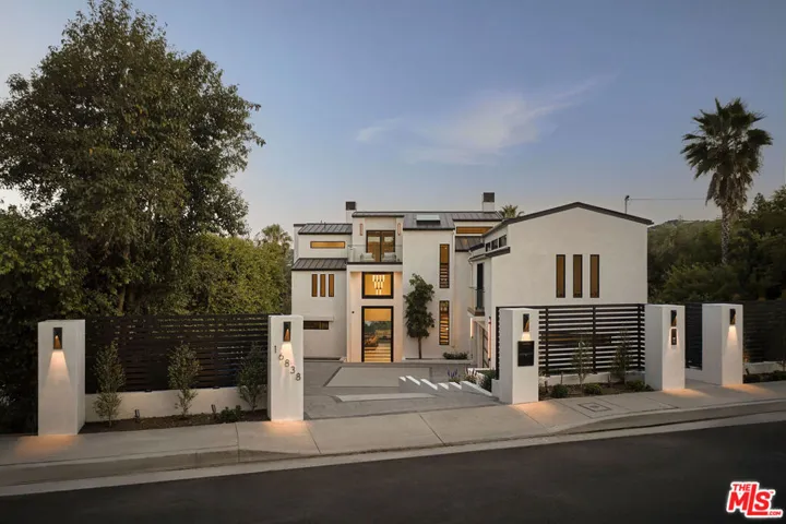 16838 Oak View Drive, Encino, California 91436