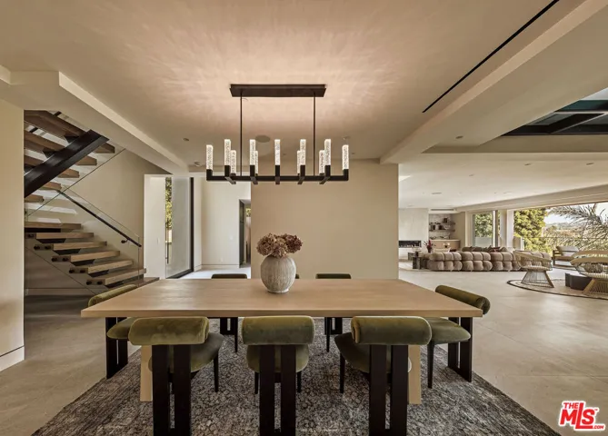 16838 Oak View Drive, Encino, California 91436
