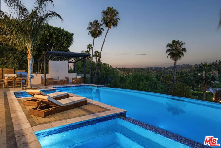 16838 Oak View Drive, Encino, California 91436