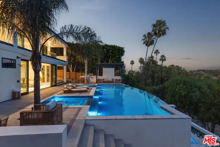 16838 Oak View Drive, Encino, California 91436