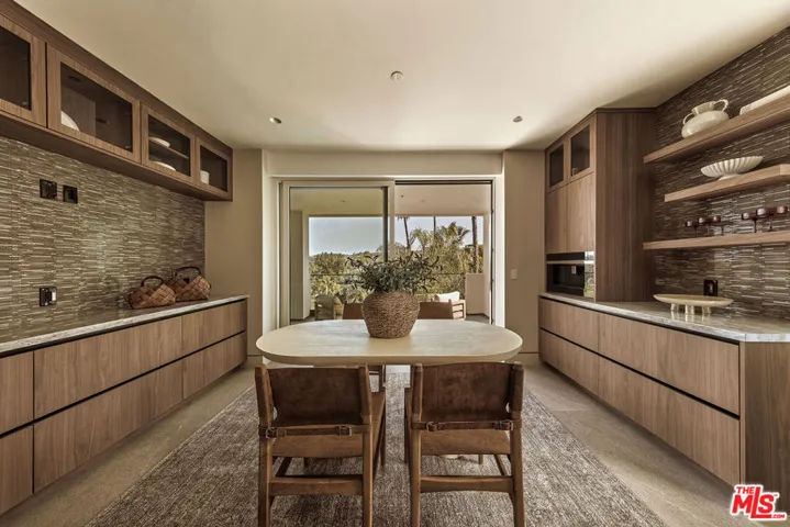 16838 Oak View Drive, Encino, California 91436