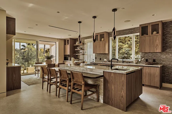 16838 Oak View Drive, Encino, California 91436