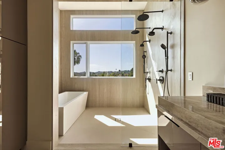 16838 Oak View Drive, Encino, California 91436