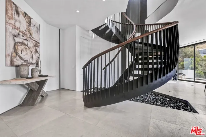 Bottom Floor Landing