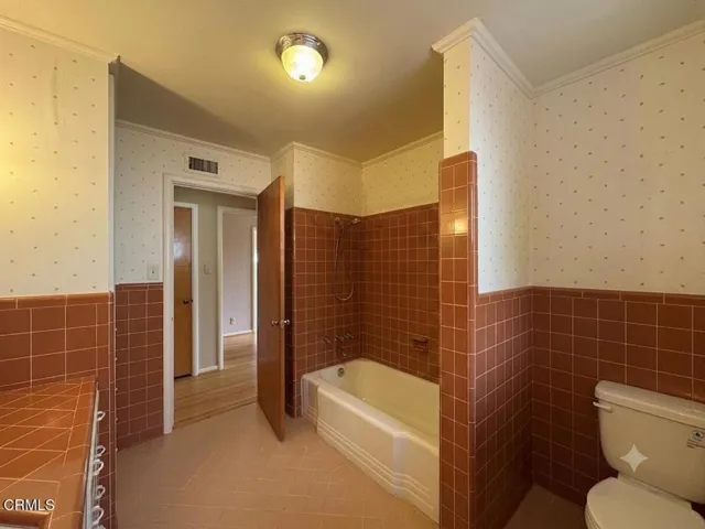 Guest Bathroom1