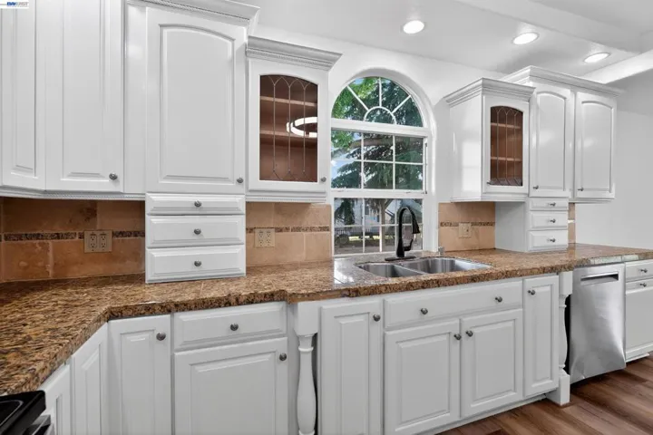 3015 Point Pleasant Rd, Elk Grove, California 95757