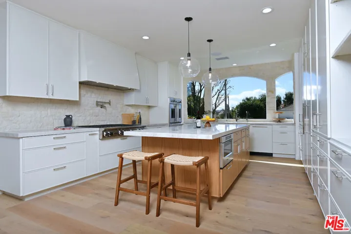 25605 Melbourne Court, Calabasas, California 91302