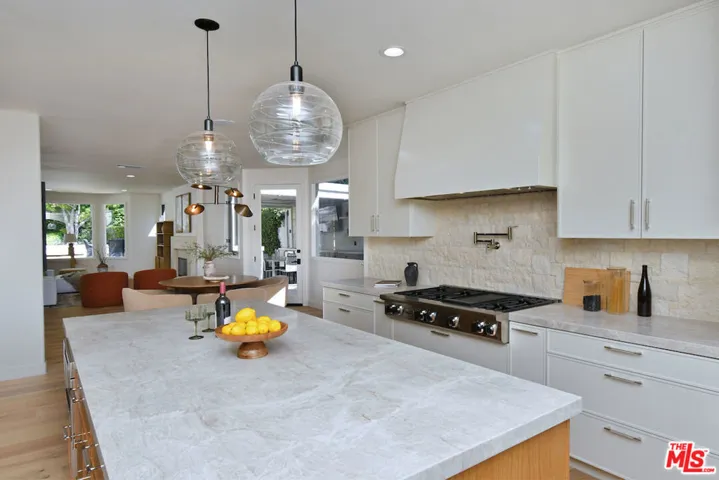 25605 Melbourne Court, Calabasas, California 91302