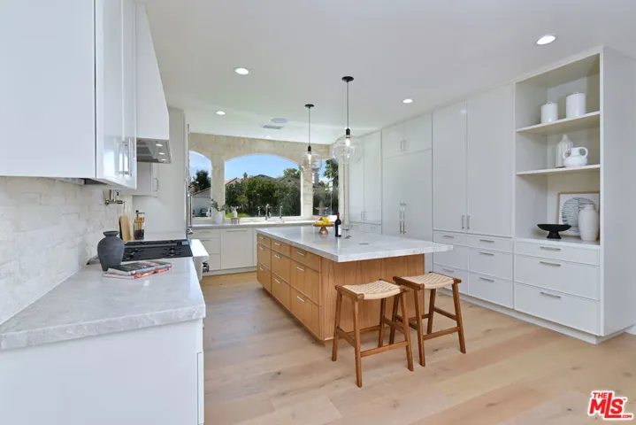 25605 Melbourne Court, Calabasas, California 91302