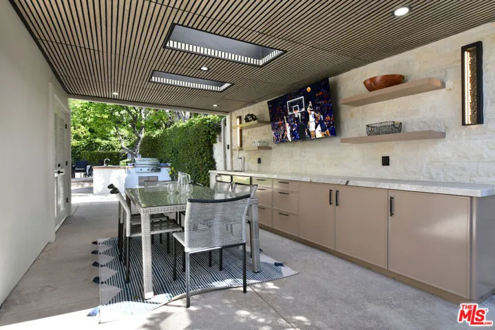 25605 Melbourne Court, Calabasas, California 91302