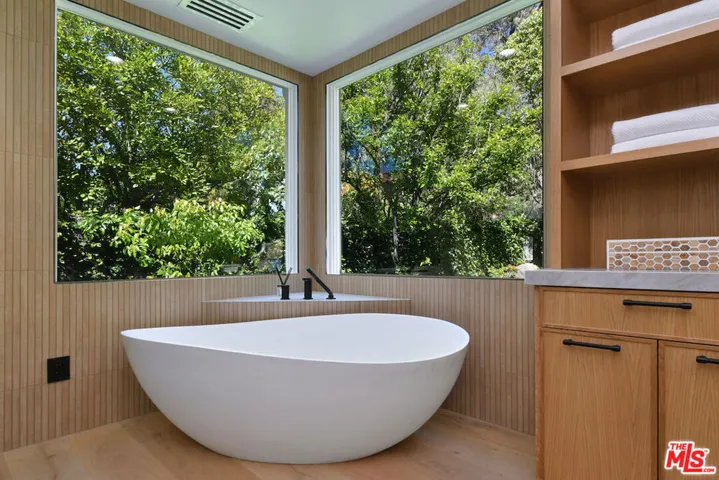 25605 Melbourne Court, Calabasas, California 91302