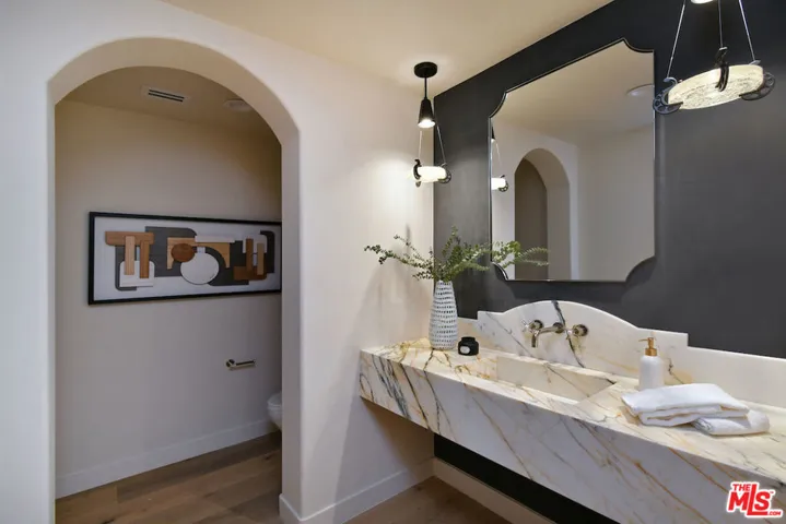 25605 Melbourne Court, Calabasas, California 91302