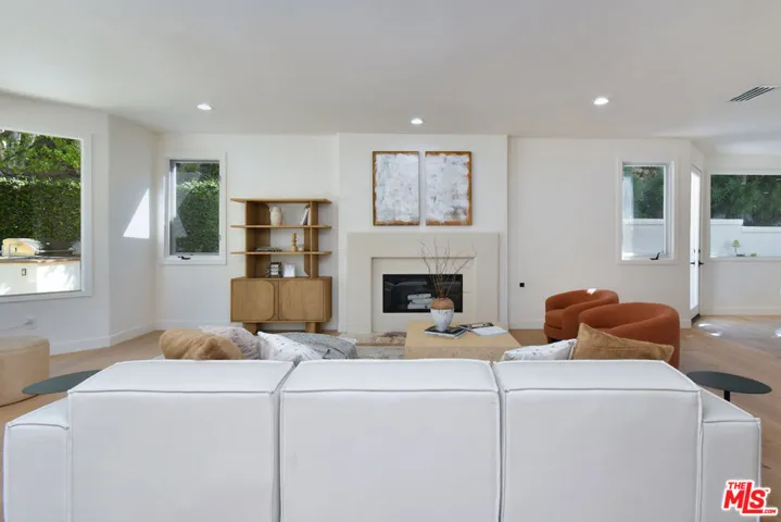 25605 Melbourne Court, Calabasas, California 91302