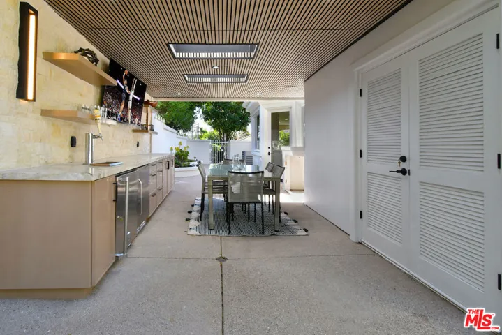 25605 Melbourne Court, Calabasas, California 91302