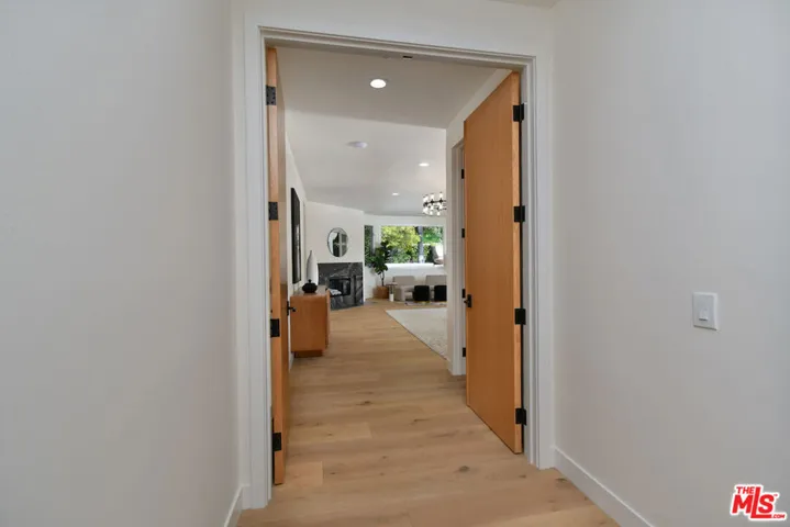 25605 Melbourne Court, Calabasas, California 91302